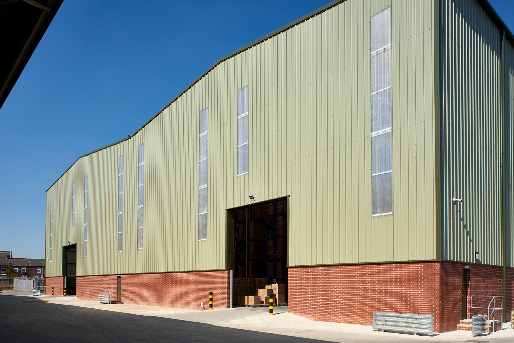 Exterior of the Eldred Group high-bay warehouse at Hexthorpe Trading Park